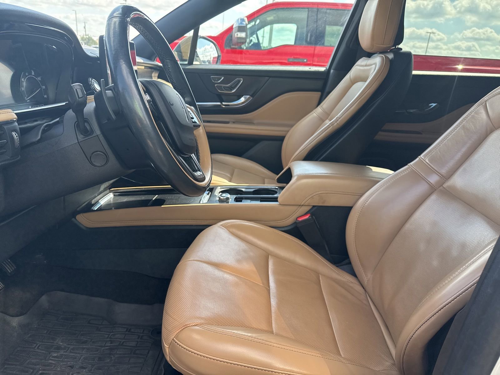 Used 2020 Lincoln Corsair Reserve w/ Appearance Package FWD image 9