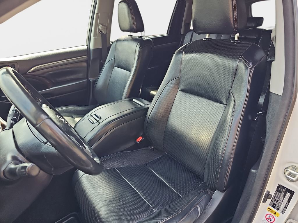 Used 2018 Toyota Highlander Limited Platinum AWD/4WD image 19