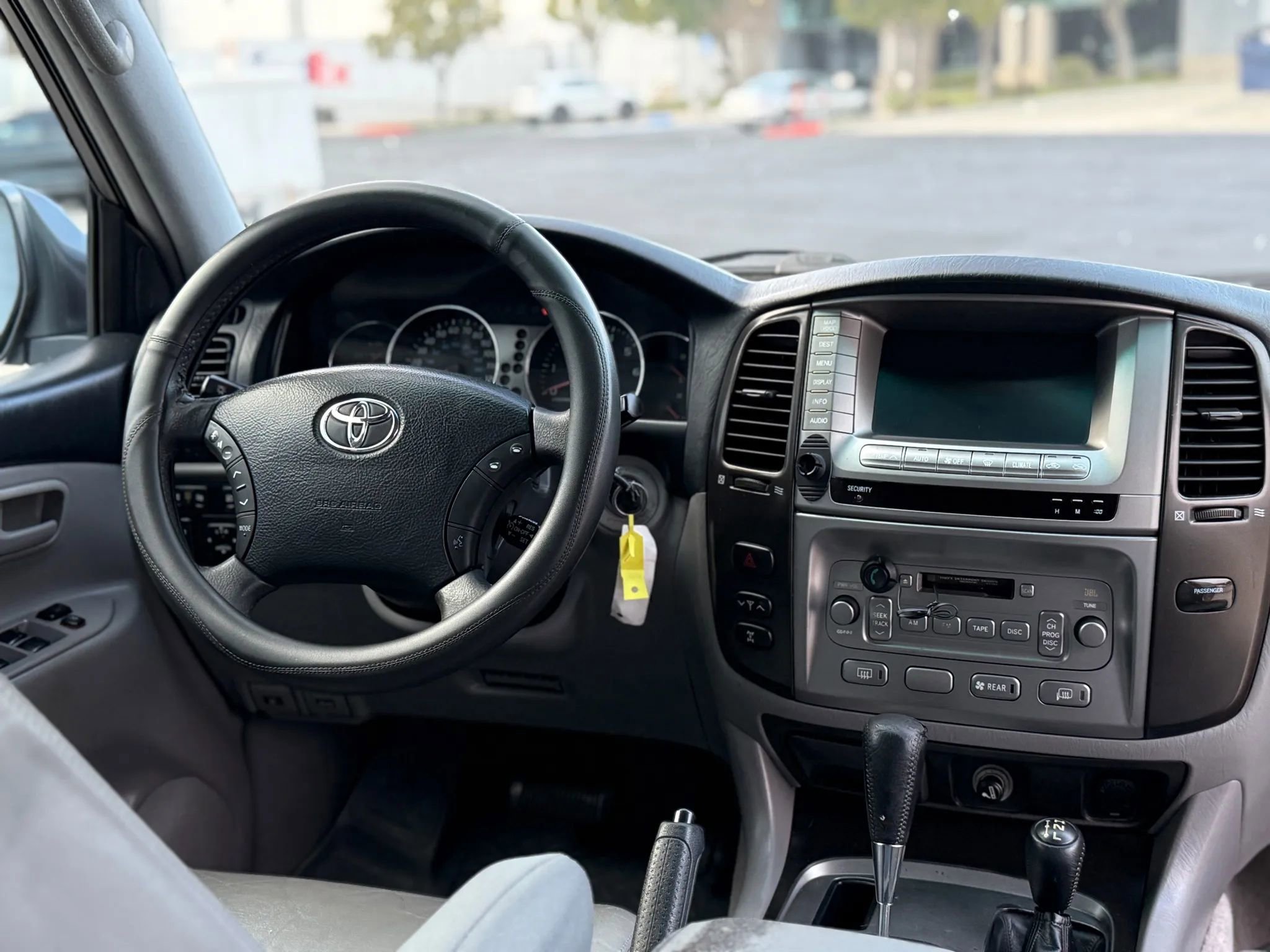 Used 2004 Toyota Land Cruiser image 14