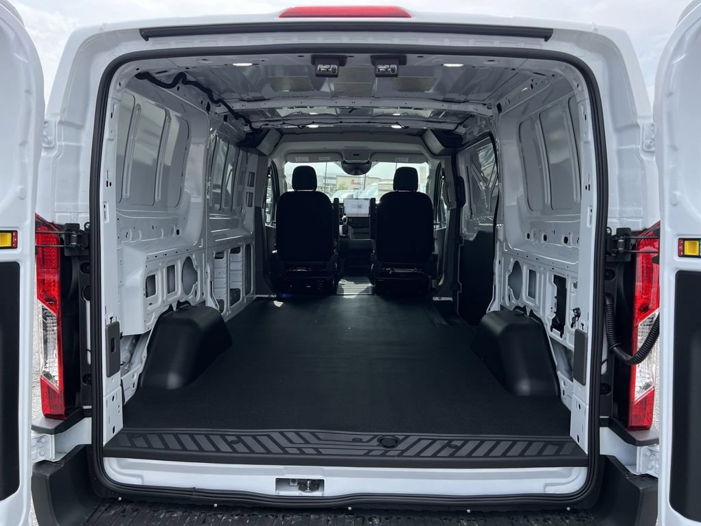 New 2026 Ford Transit 250 Low Roof RWD image 23