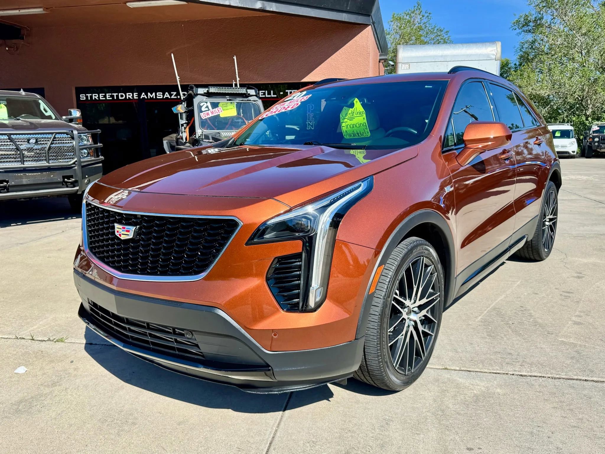 Used 2020 Cadillac XT4 Sport FWD image 2