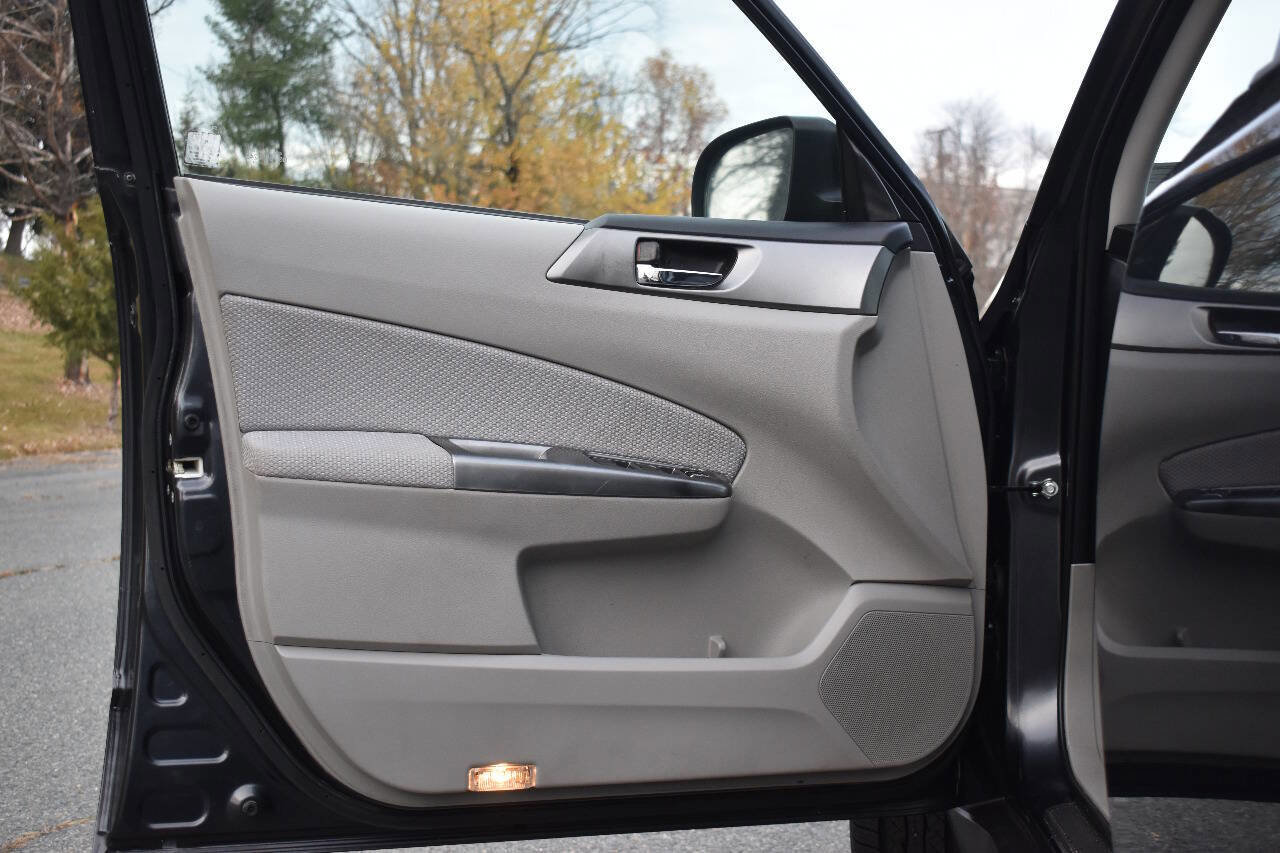 Used 2012 Subaru Forester 2.5X Premium w/ All-Weather Pkg image 8