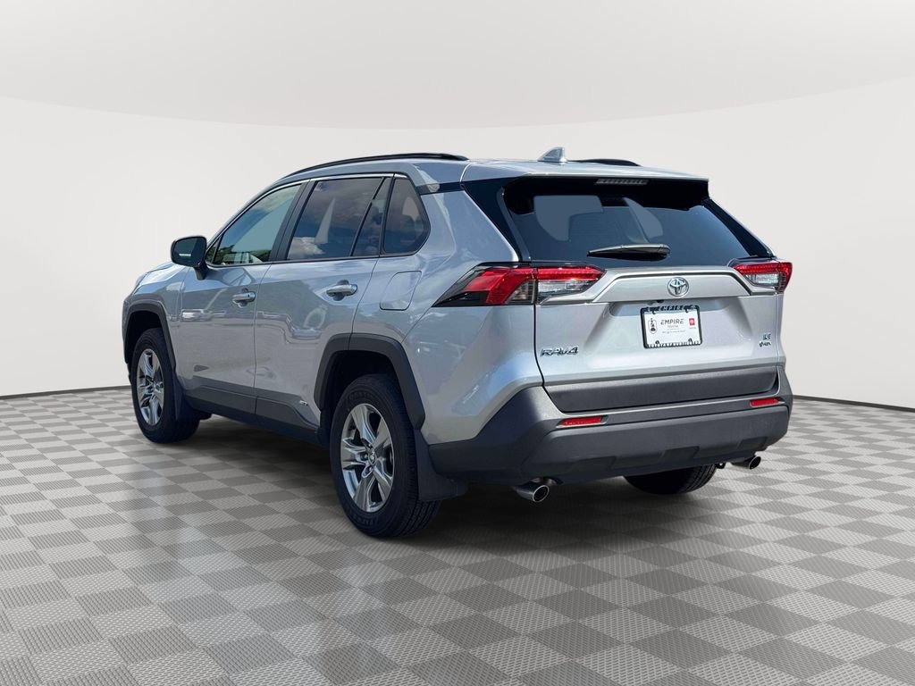 Used 2025 Toyota RAV4 LE AWD/4WD image 5