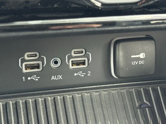 New 2026 Jeep Grand Cherokee Altitude AWD/4WD image 23