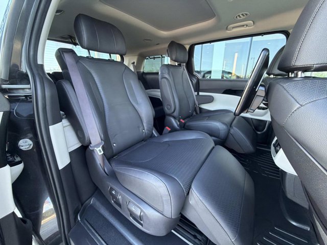 Used 2024 Kia Carnival SX Prestige image 21