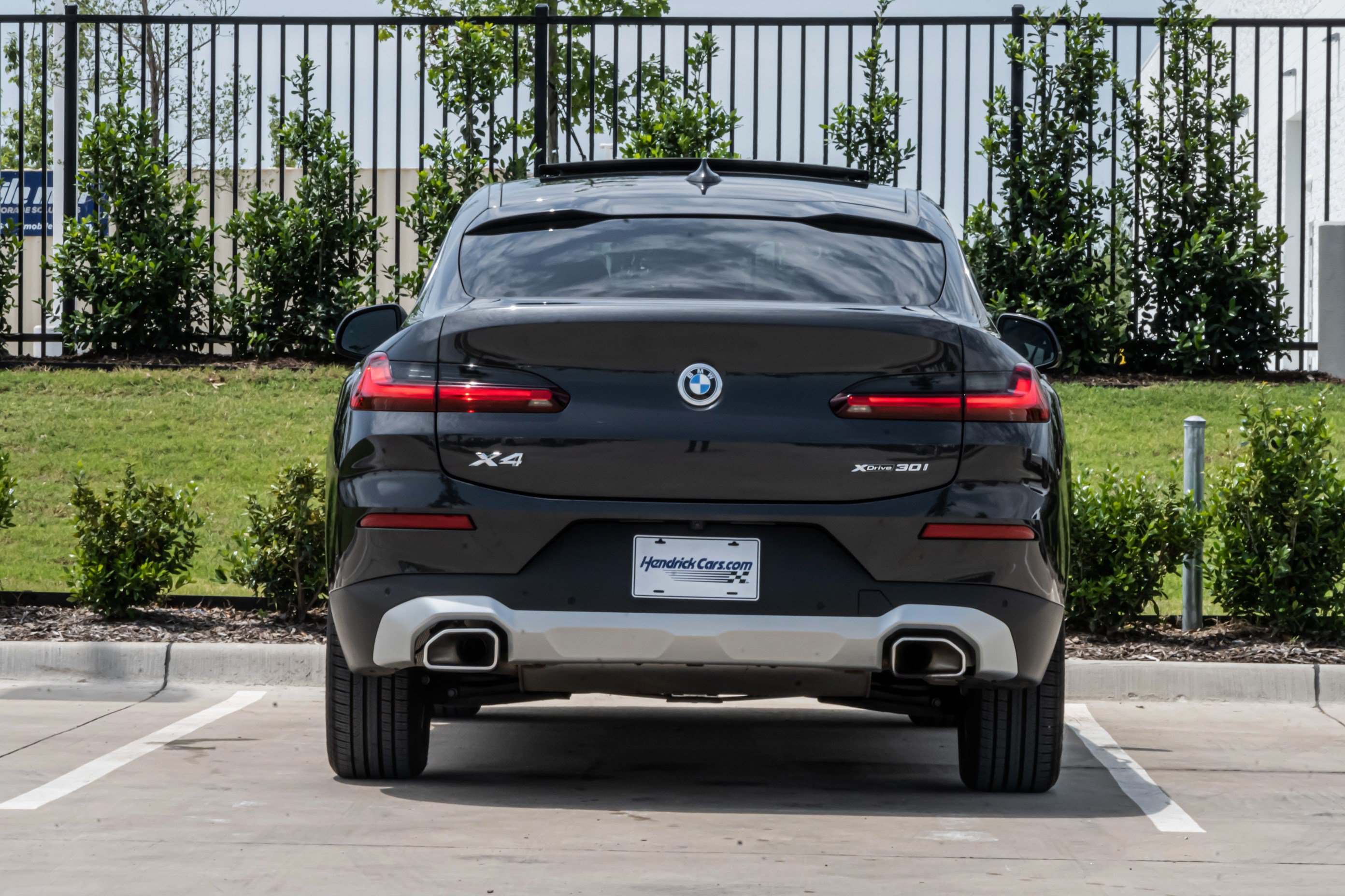Certified 2025 BMW X4 xDrive30i AWD/4WD image 7