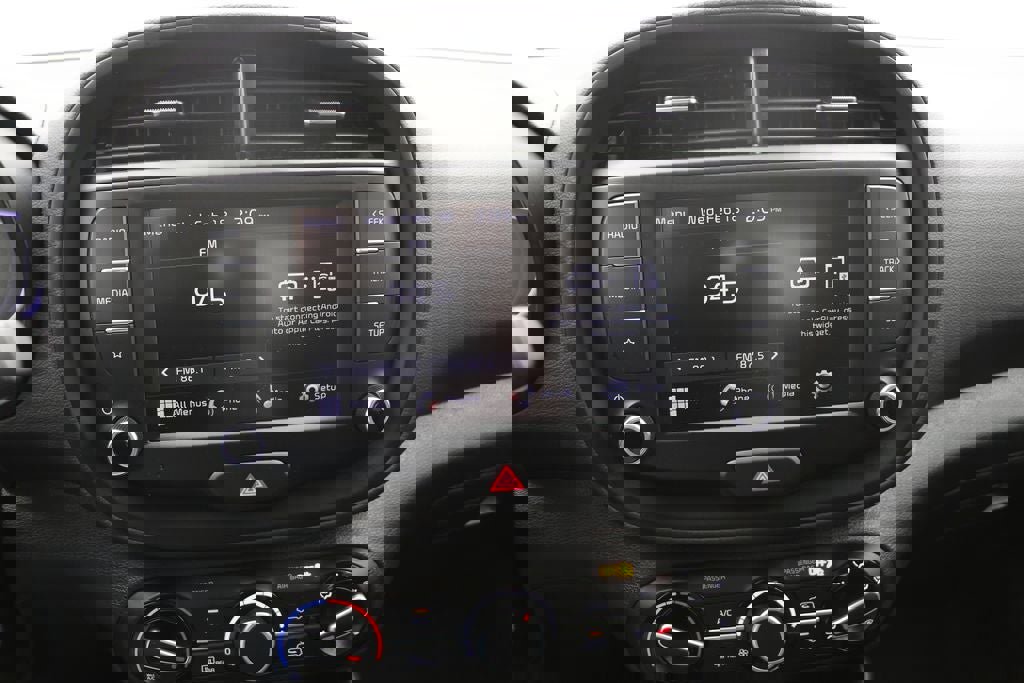 Used 2025 Kia Soul LX image 21