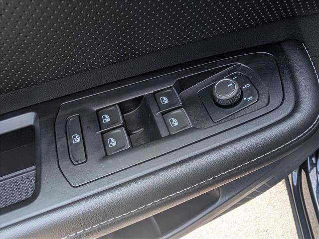 Used 2024 Volkswagen Atlas Cross Sport SE AWD/4WD image 32