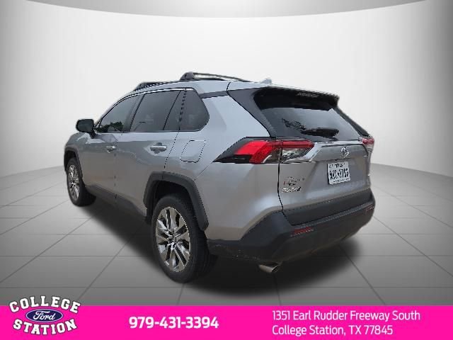Used 2019 Toyota RAV4 XLE Premium FWD image 6