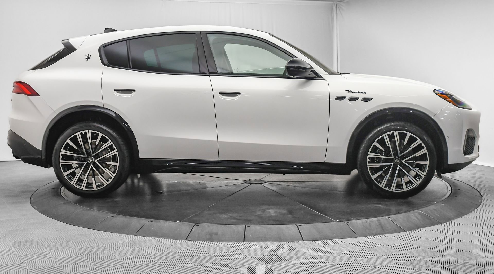 New 2025 Maserati Grecale Modena image 10