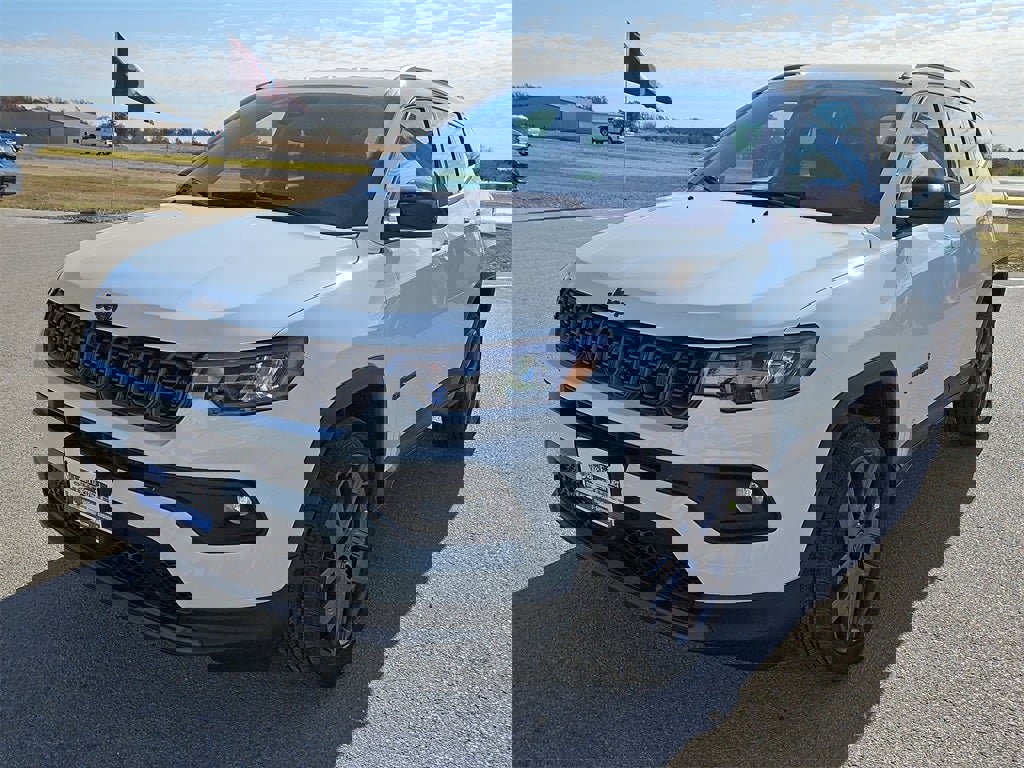 New 2026 Jeep Compass Latitude image 12