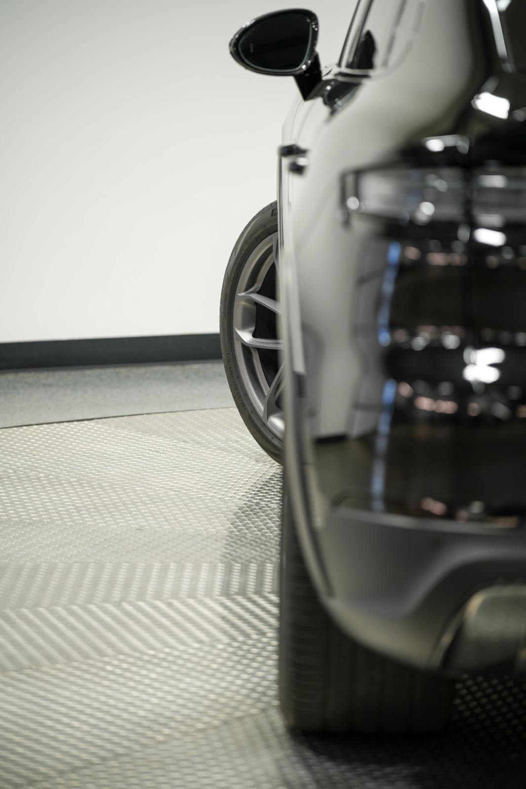 Used 2024 Porsche Cayenne Turbo GT image 39