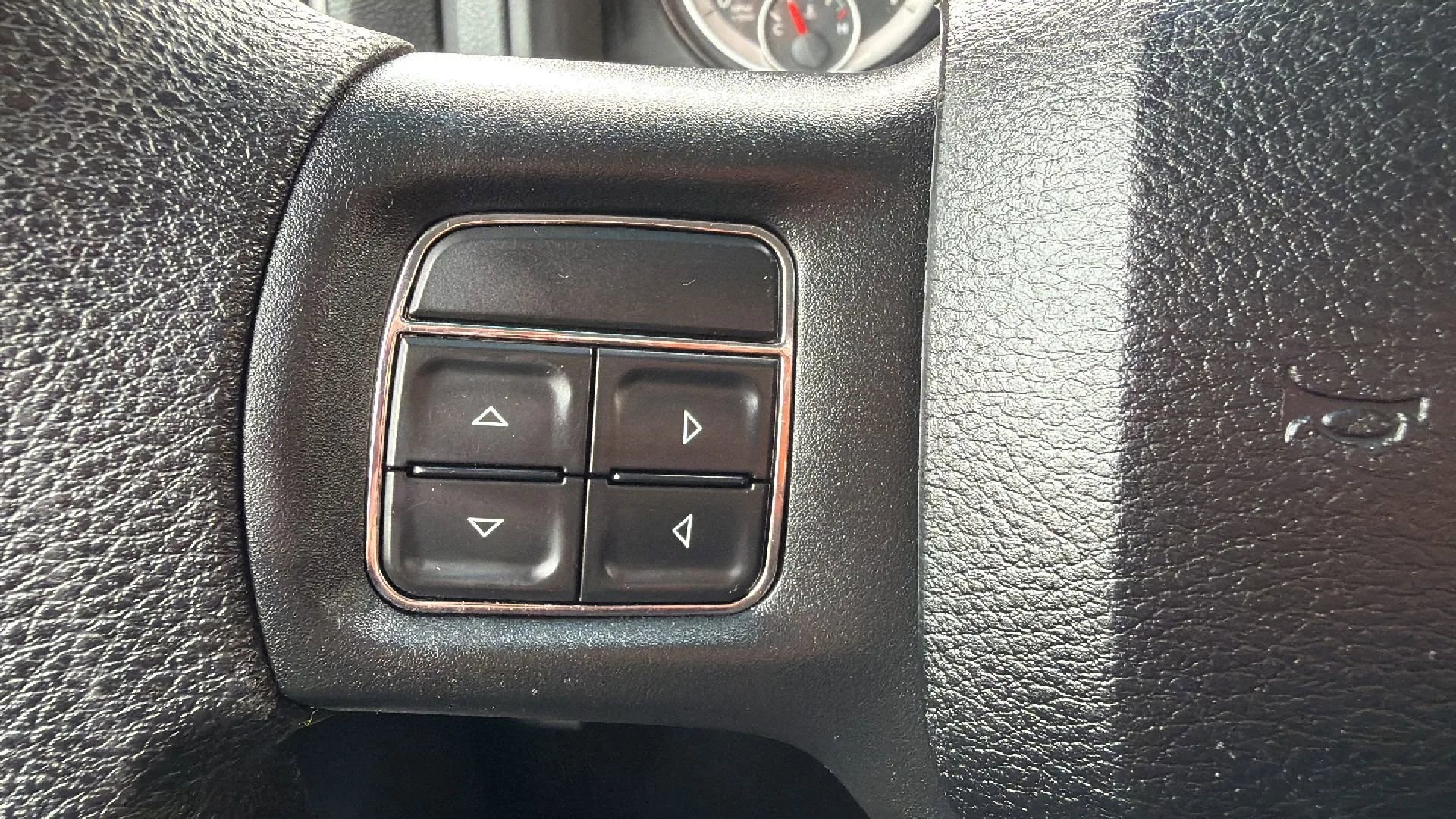 Used 2017 RAM 1500 Express AWD/4WD image 12