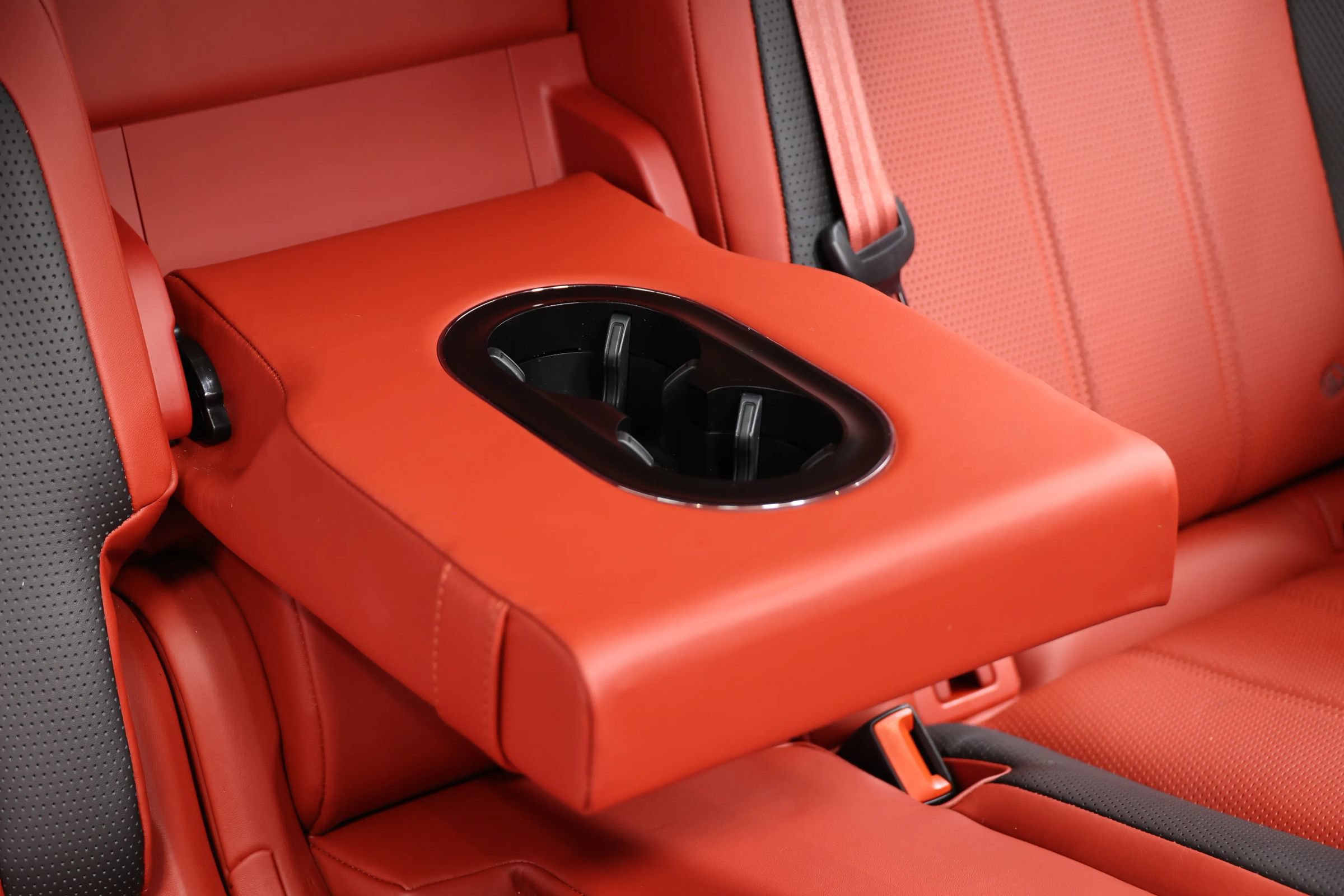Used 2022 Bentley Bentayga AWD/4WD image 92