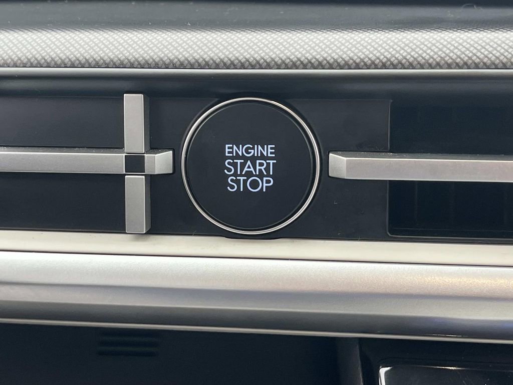 Used 2025 Hyundai Santa Fe SEL image 26