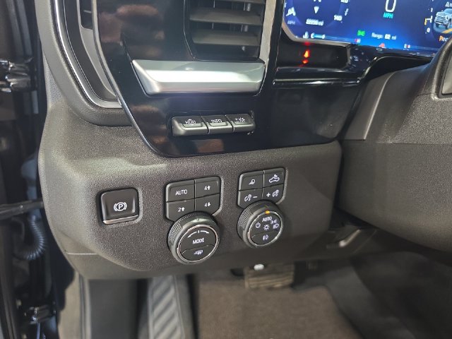 Used 2026 Chevrolet Silverado 3500 High Country AWD/4WD image 19