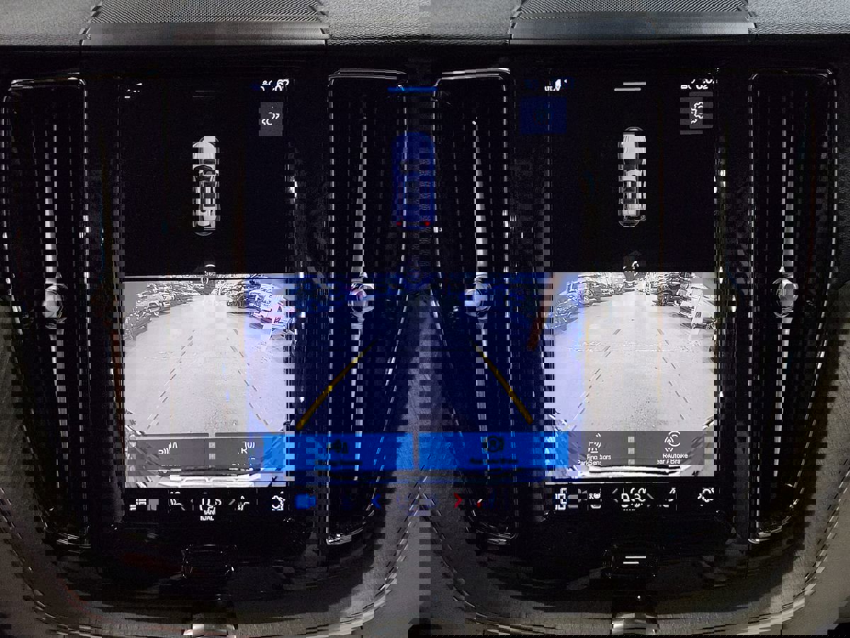 Used 2023 Volvo XC60 T8 Plus w/ Protection Package Premier image 37