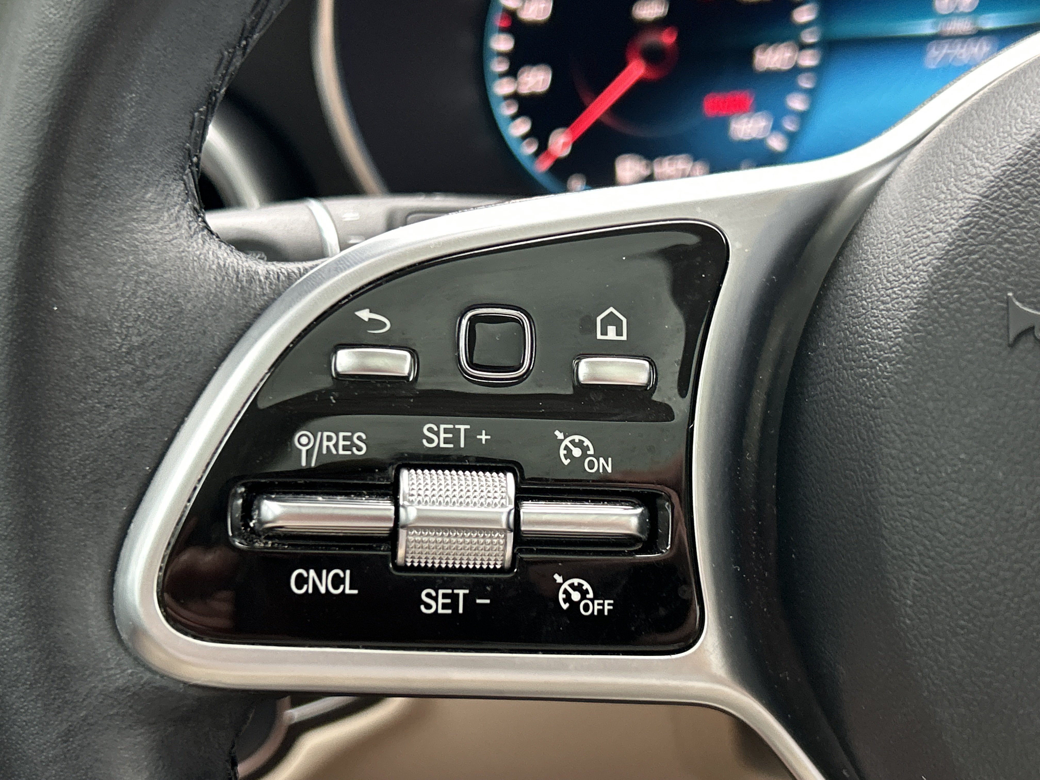 Certified 2022 Mercedes-Benz GLC 300 image 29
