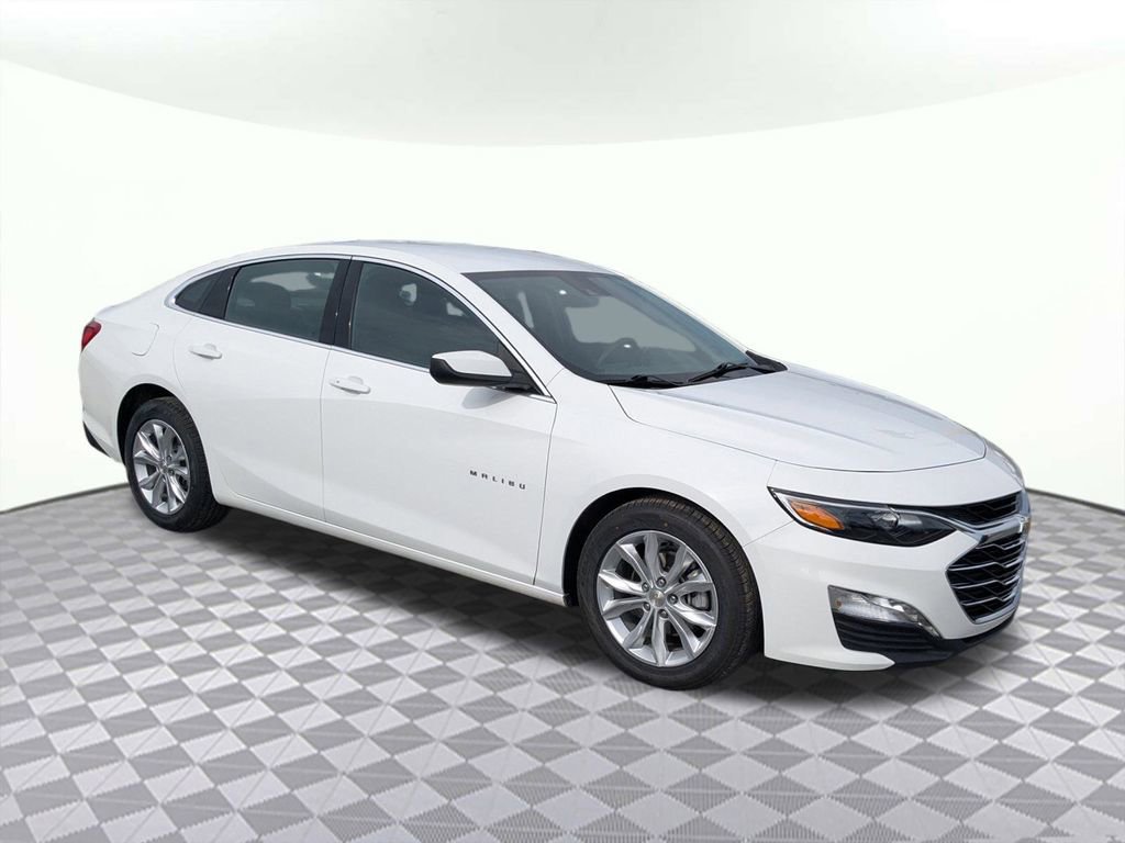 Used 2024 Chevrolet Malibu LT image 1