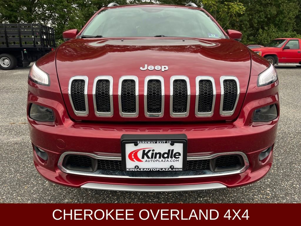Used 2017 Jeep Cherokee Overland image 3