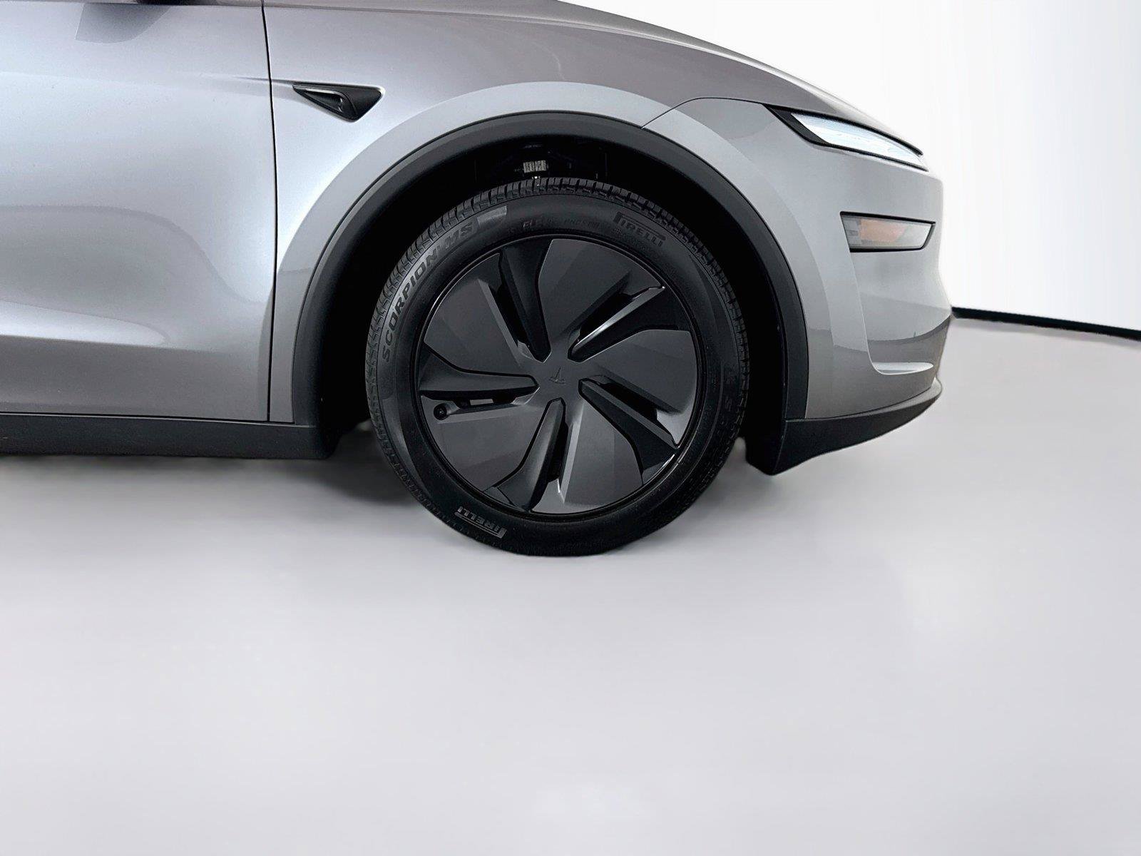 Used 2026 Tesla Model Y Long Range RWD image 38