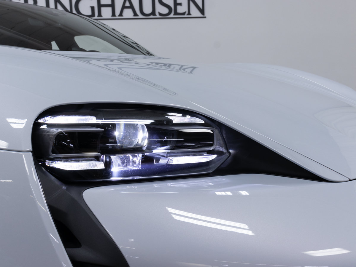 Used 2023 Porsche Taycan 4S AWD/4WD image 30
