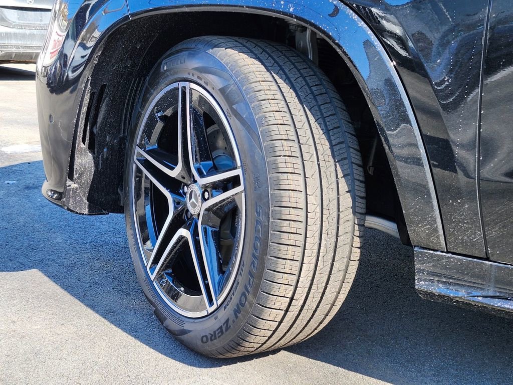 New 2026 Mercedes-Benz GLS 450 4MATIC image 30