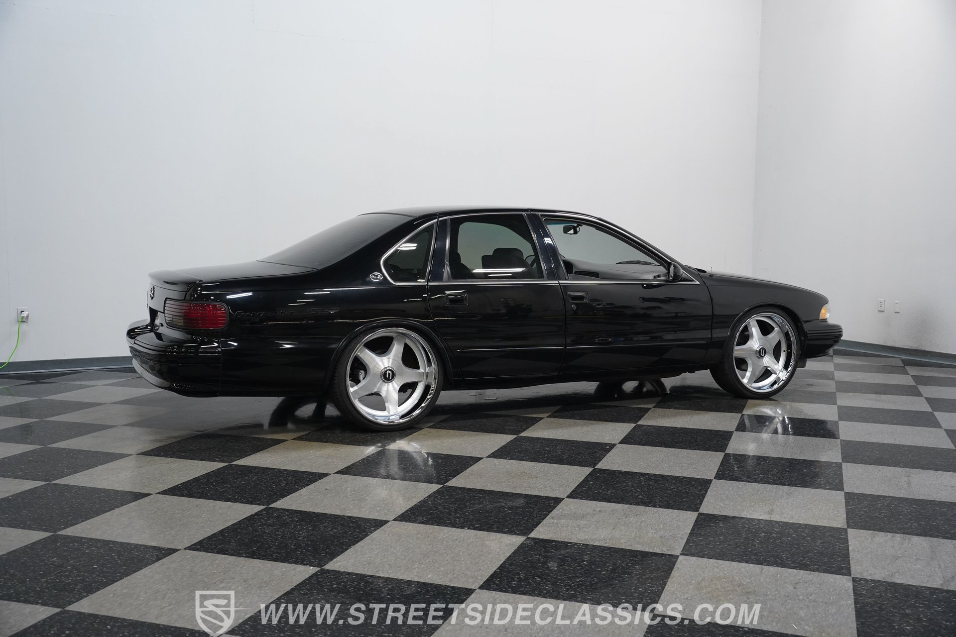 Used 1996 Chevrolet Impala SS RWD image 14