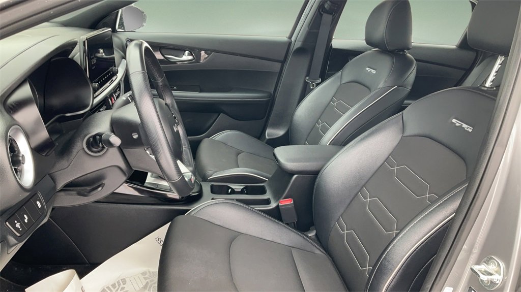 Used 2024 Kia Forte GT-Line w/ GT-Line Premium Package image 16