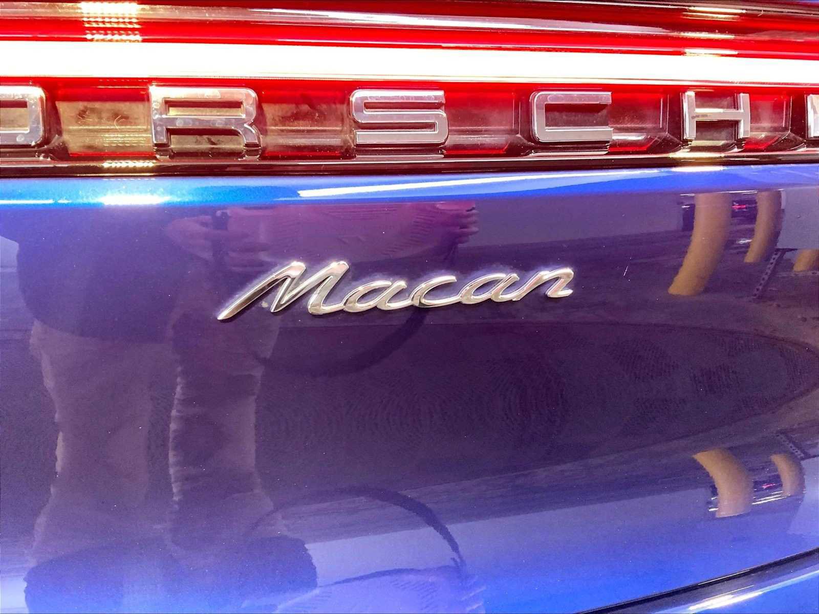 Certified 2025 Porsche Macan image 35