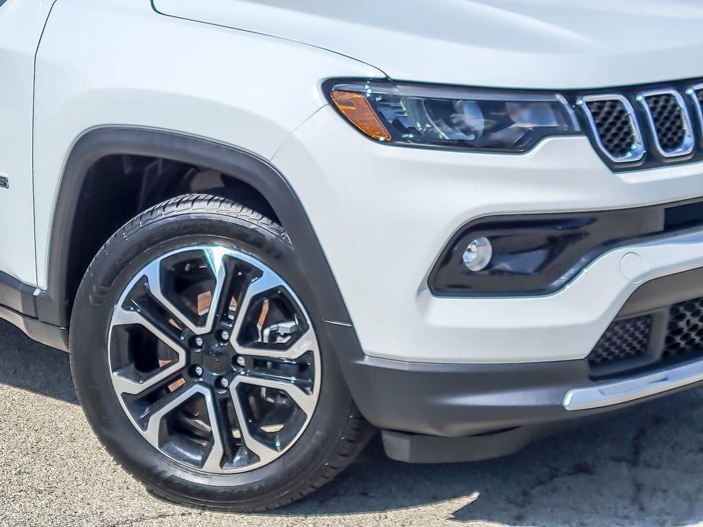 Used 2023 Jeep Compass Limited image 4