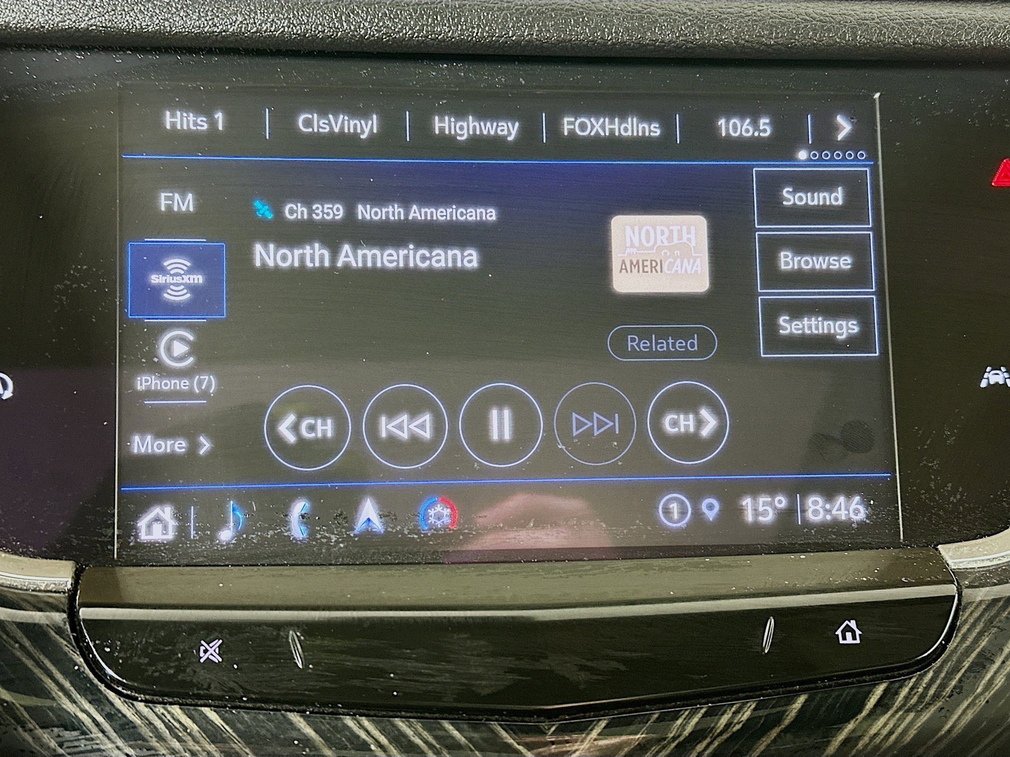 Used 2023 Cadillac XT6 Premium Luxury image 15