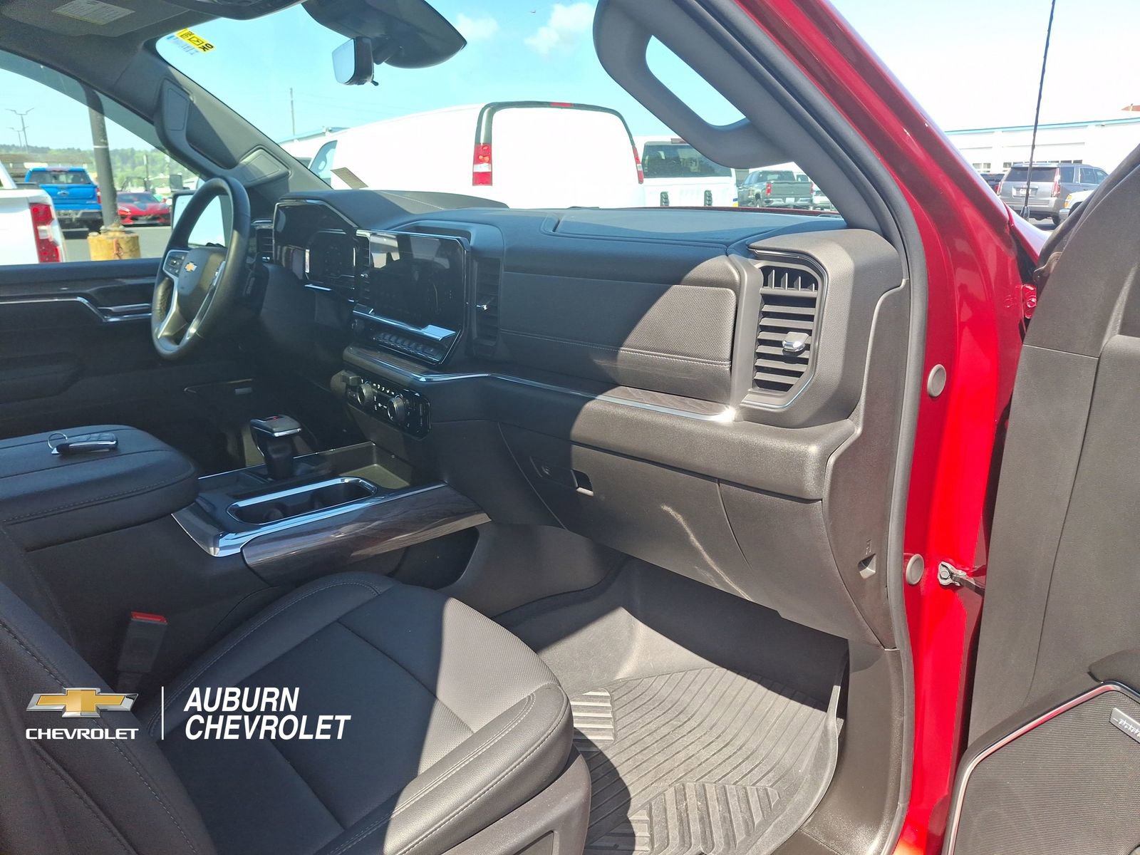 Certified 2024 Chevrolet Silverado 1500 LTZ AWD/4WD image 23
