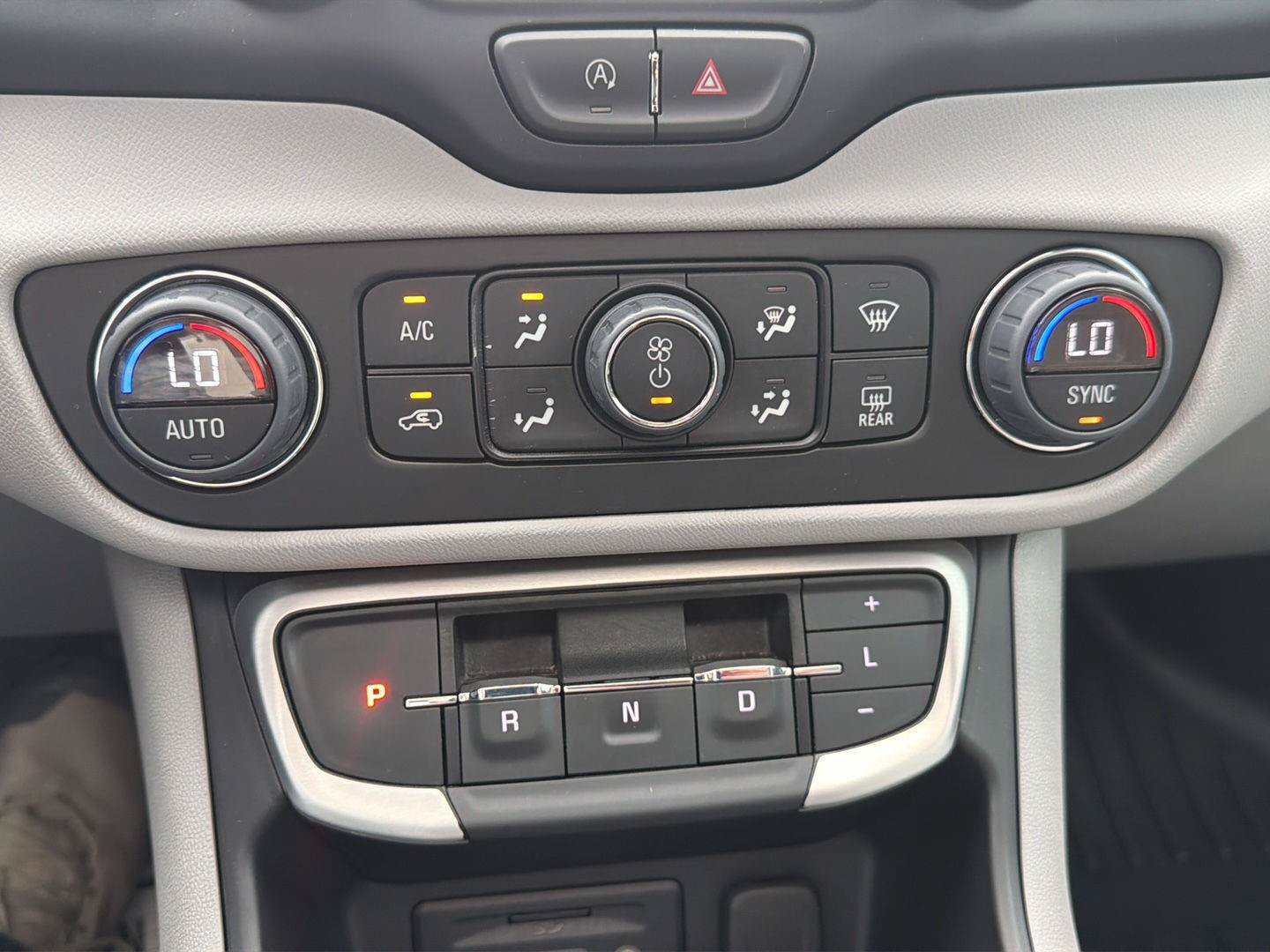 Certified 2024 GMC Terrain SLE w/ Driver Convenience Package FWD image 26