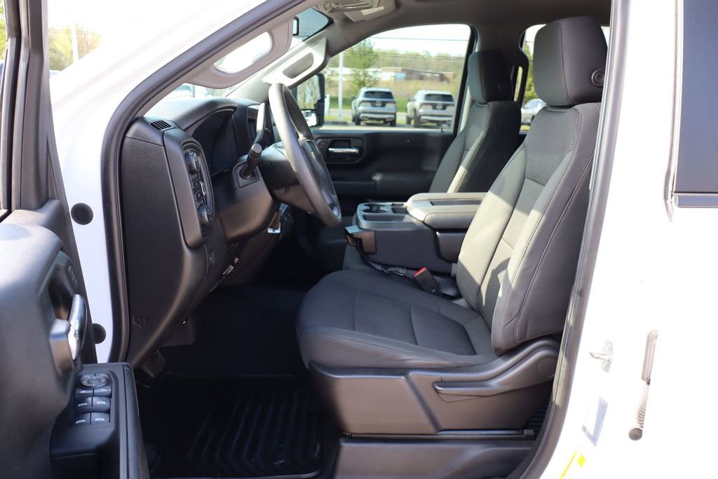 Used 2022 Chevrolet Silverado 2500 Custom w/ Custom Value Package image 12