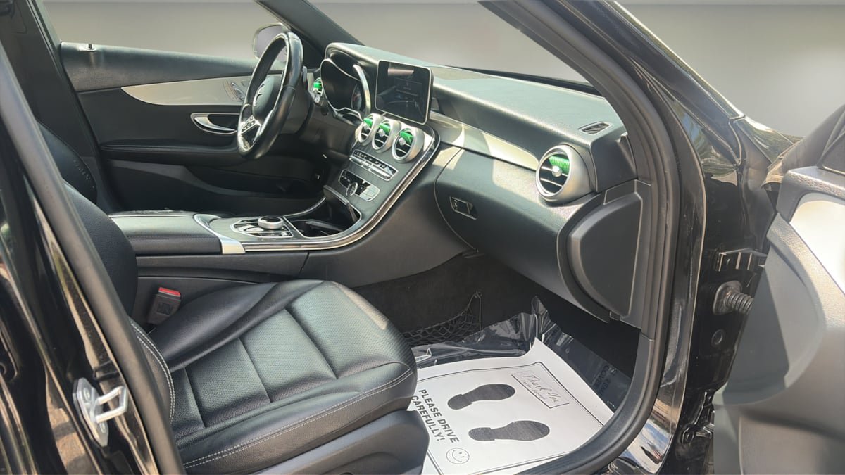 Used 2020 Mercedes-Benz C 300 4MATIC Sedan image 9