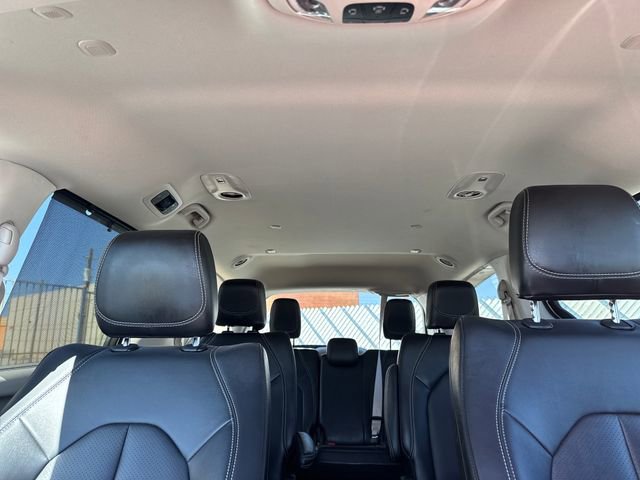 Used 2024 Chrysler Pacifica Touring-L FWD image 21