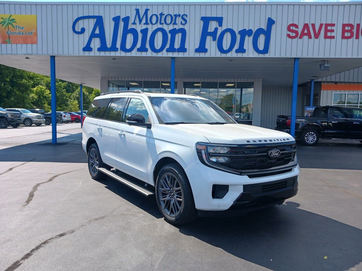 New 2025 Ford Expedition Platinum image 3