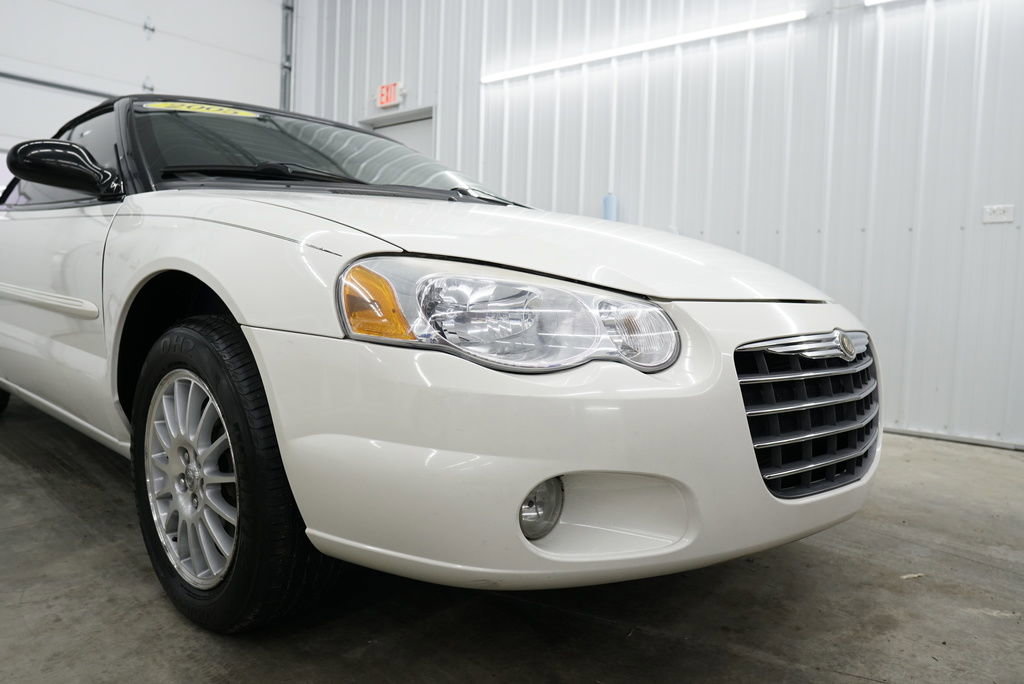 Used 2005 Chrysler Sebring Touring image 4