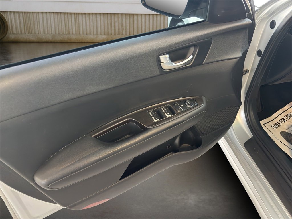 Used 2019 Kia Optima EX image 29