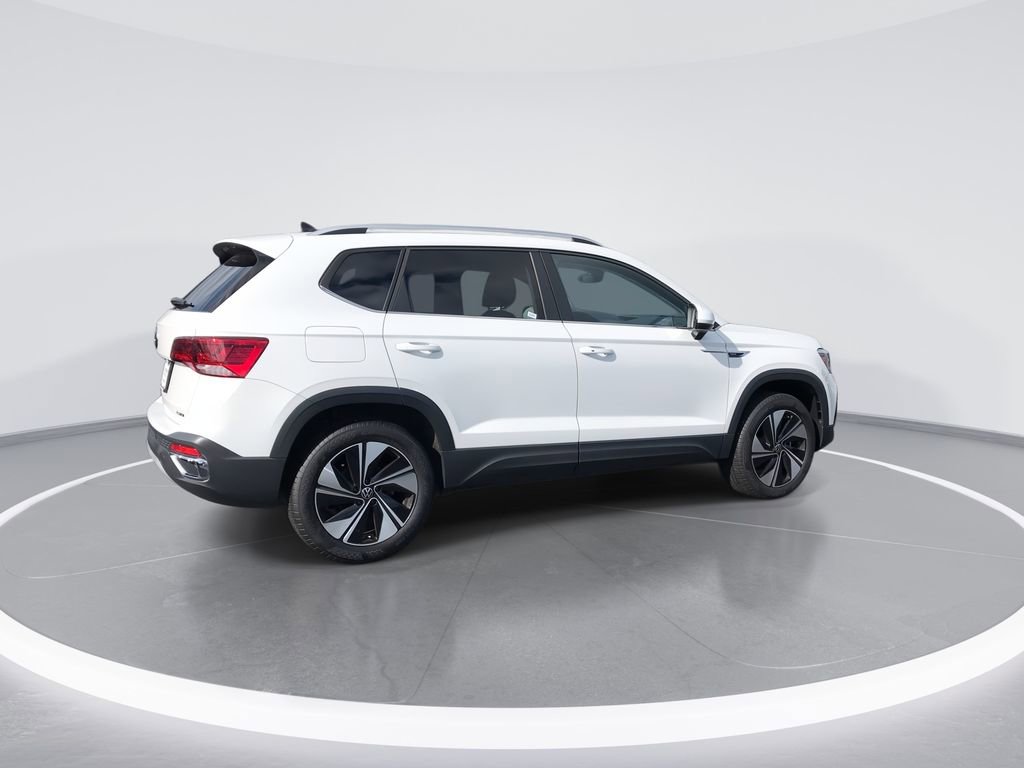 Used 2024 Volkswagen Taos SE image 8