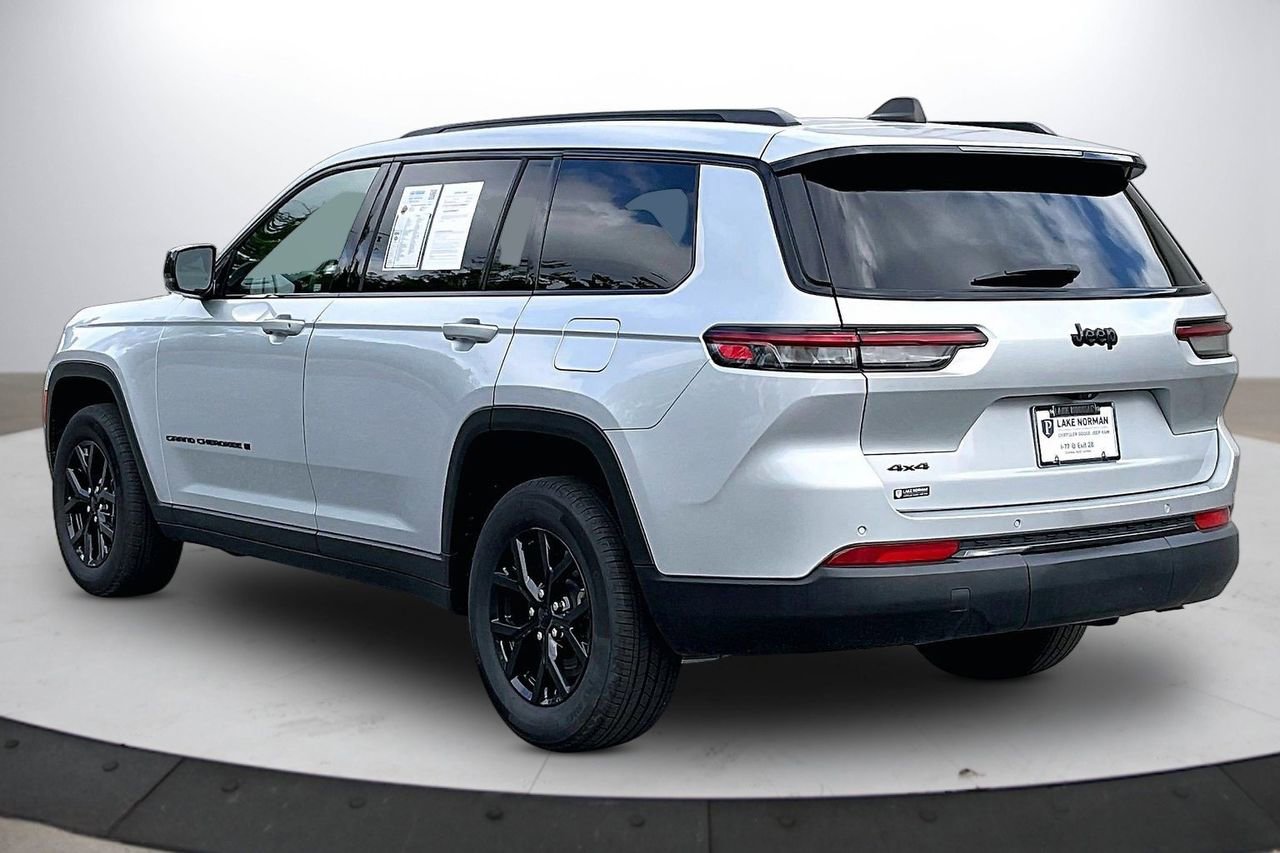 Used 2024 Jeep Grand Cherokee L Laredo AWD/4WD image 7
