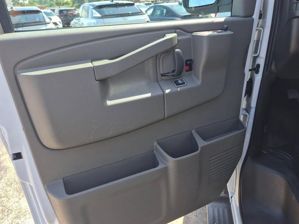 Used 2023 Chevrolet Express 3500 LT w/ LT Preferred Equipment Group RWD image 10