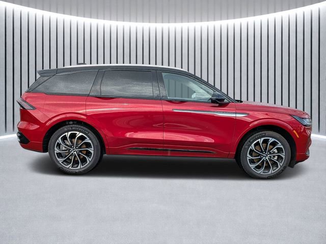 Used 2025 Lincoln Nautilus Reserve image 2