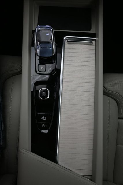 New 2027 Volvo XC60 B5 Ultra AWD/4WD image 11