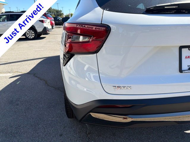 Used 2024 Chevrolet Trax ACTIV w/ Sunroof Package FWD image 16