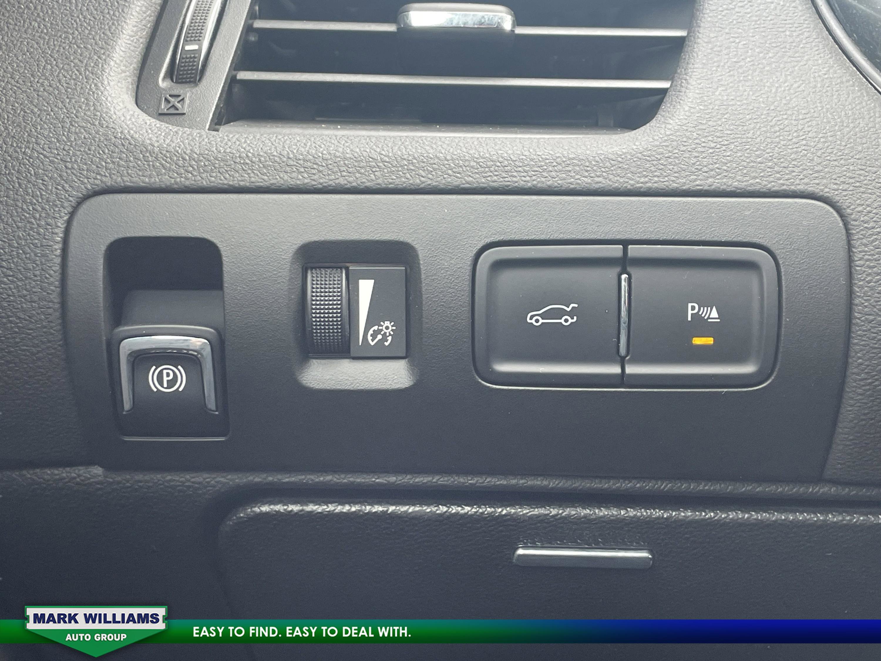 Used 2014 Chevrolet Impala LT w/ Convenience Package image 21