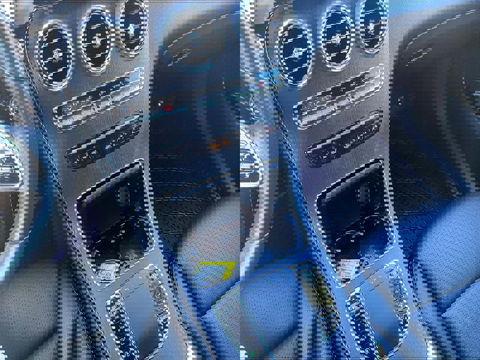 Used 2022 Mercedes-Benz GLC 300 4MATIC w/ Premium Package Lite image 26