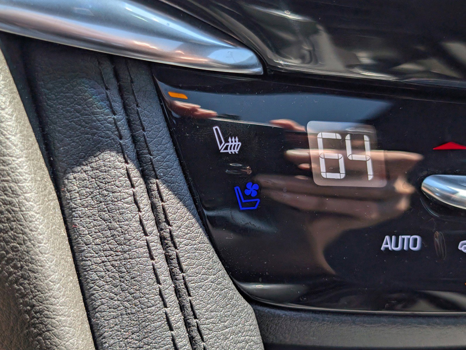Used 2023 Cadillac XT6 Sport w/ Technology Package AWD/4WD image 30