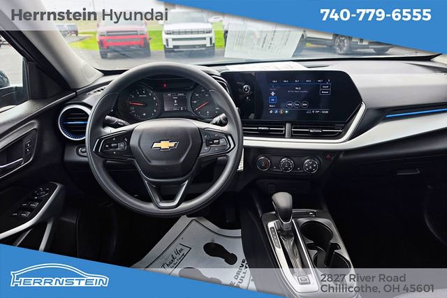 Used 2025 Chevrolet Trax LS w/ LS Convenience Package FWD image 6